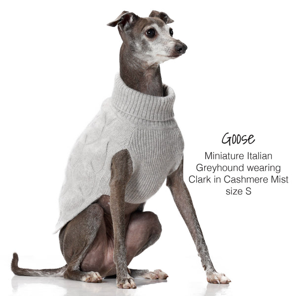 CLARK - THE CHUNKY 100% CASHMERE CABLE SWEATER VEST
