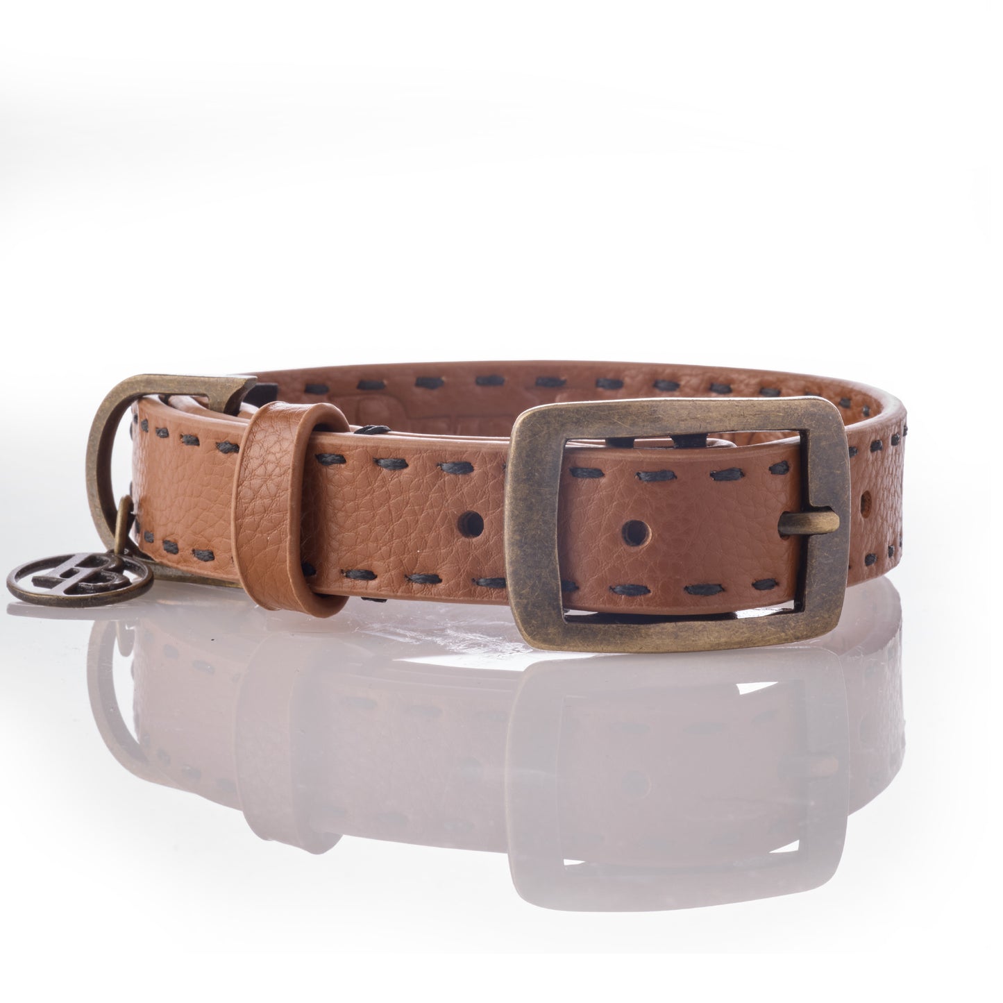 Rein Vegan Leather Collar in Chestnut Hunter on a white background
