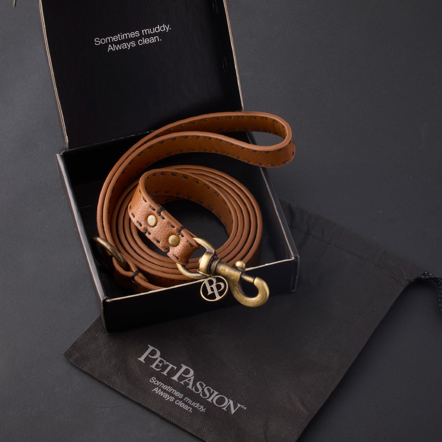 Display of leash packaging and Pet Passion garment bag