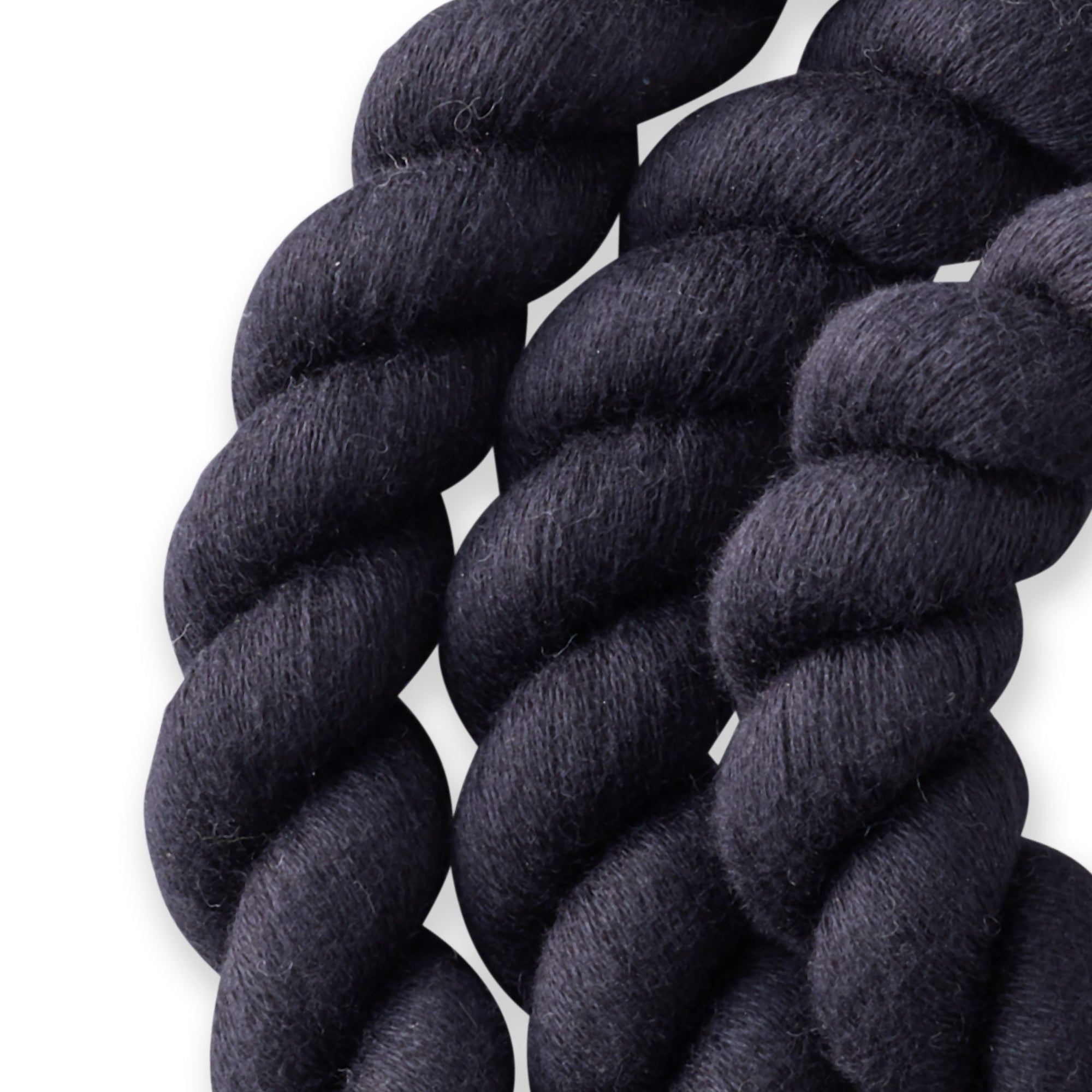 Close-up of the rope leash twist