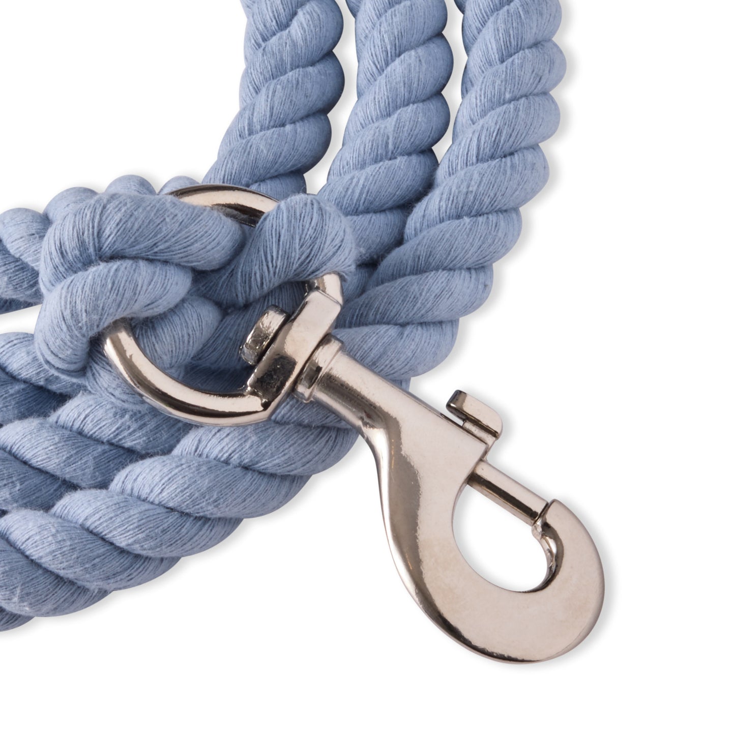 close up of rope leash clip hardware
