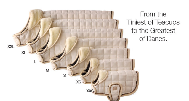 Set of dog coats in various sizes with text indicating size range.